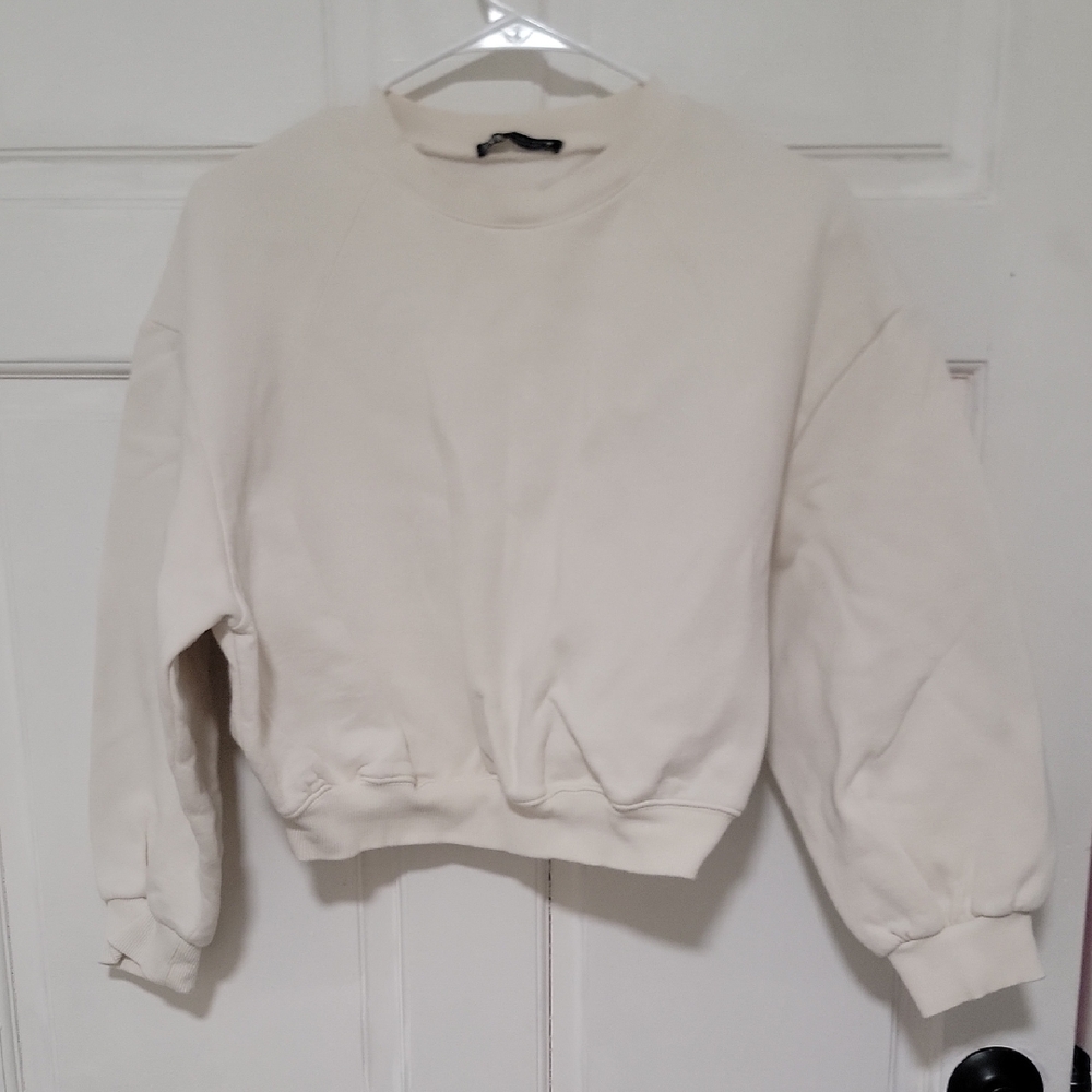 Zara Cream White Crewneck Sweater Limited Edition Sweatshirt Classic Basic Cute